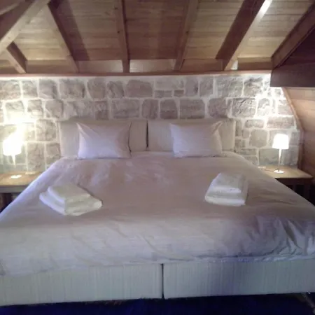 Red Stone House Arachova